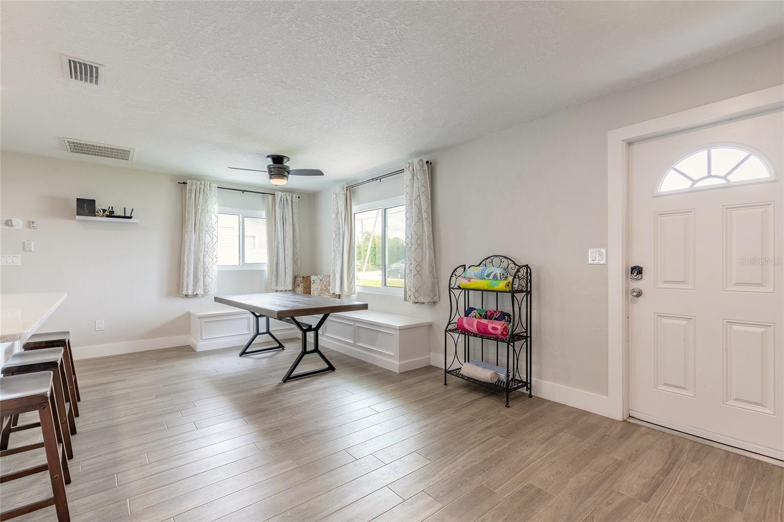 Image 14 of 35 For 8 Robben Terrace