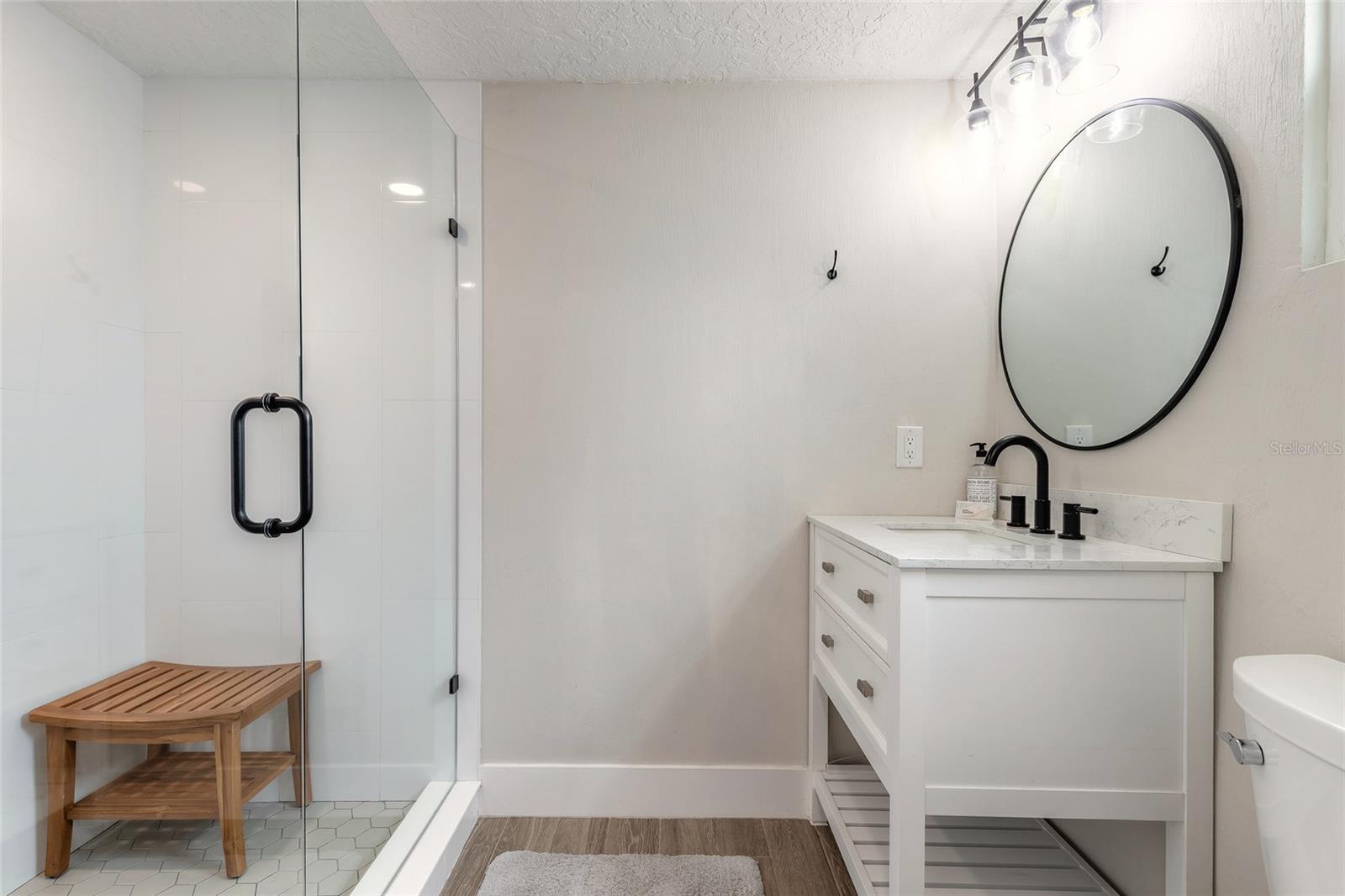 Image 16 of 35 For 8 Robben Terrace