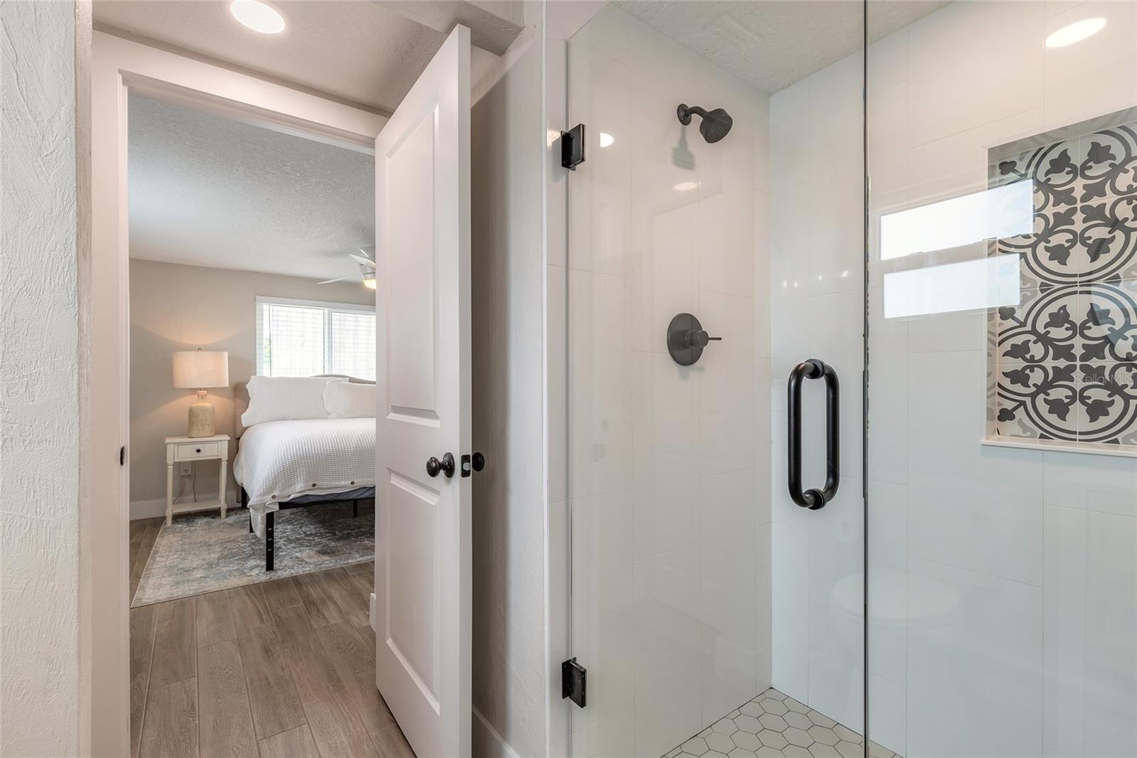 Image 17 of 35 For 8 Robben Terrace