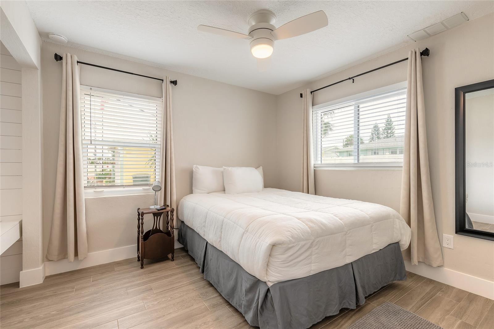 Image 21 of 35 For 8 Robben Terrace