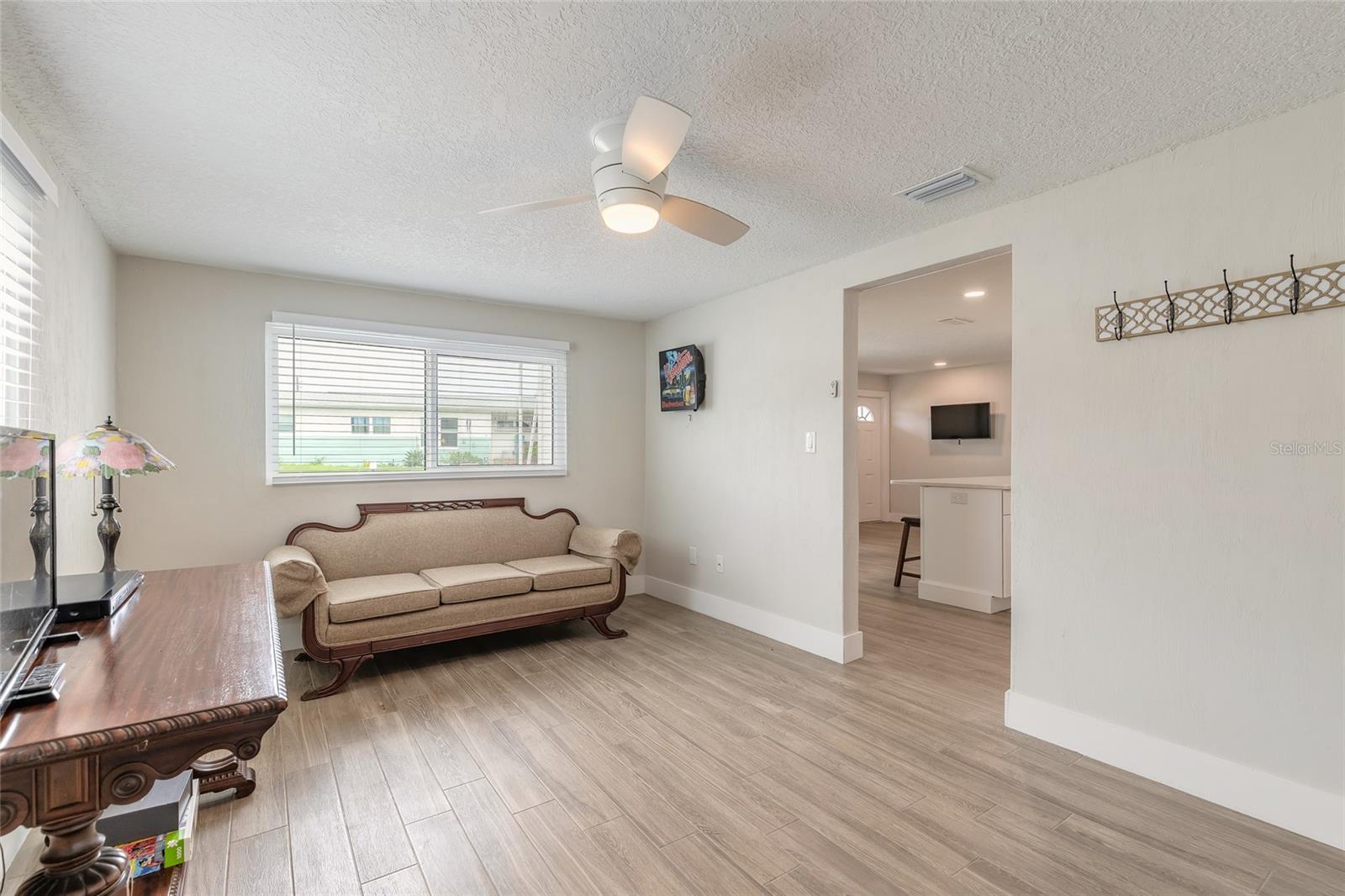 Image 23 of 35 For 8 Robben Terrace