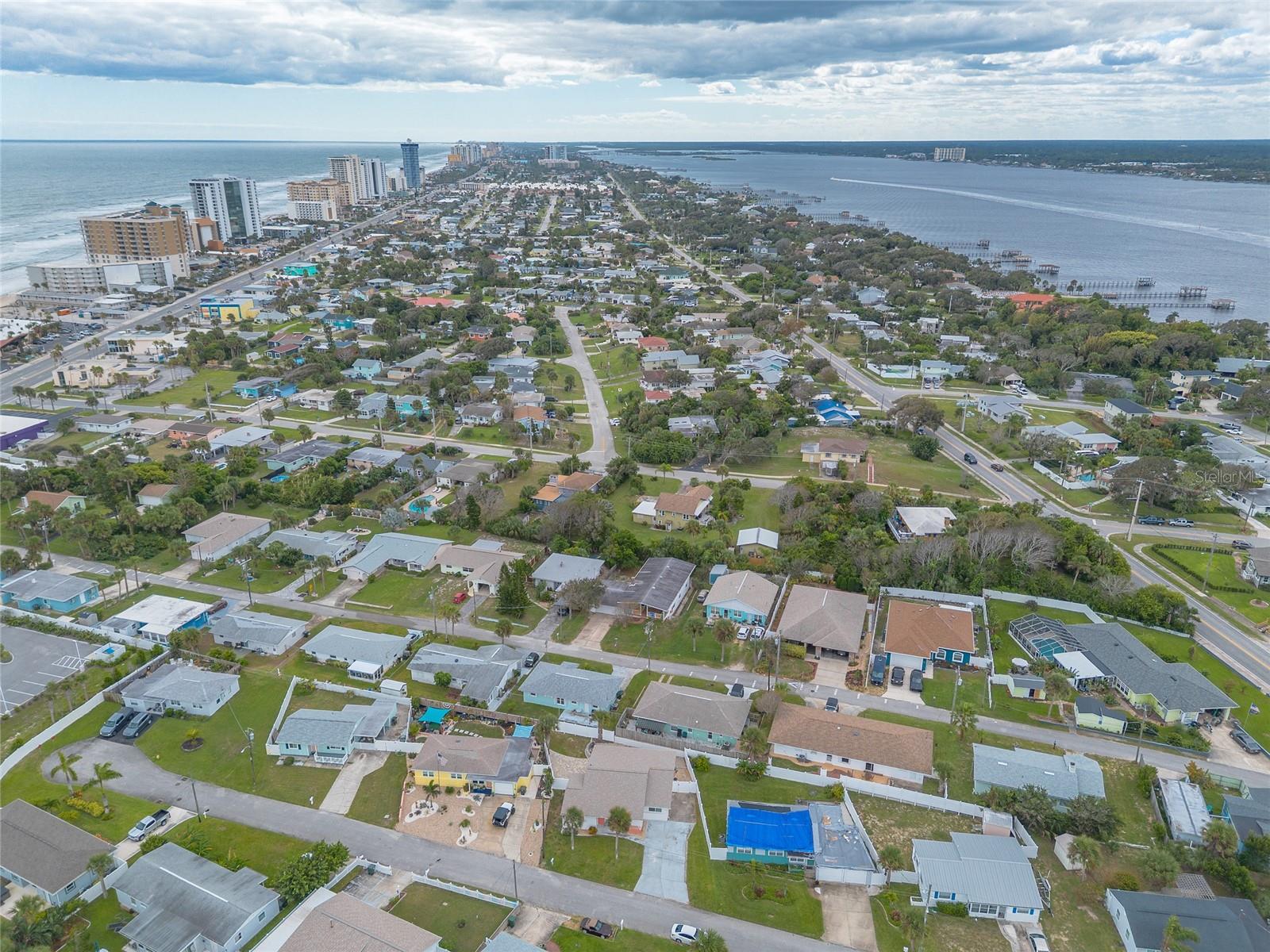 Image 5 of 35 For 8 Robben Terrace