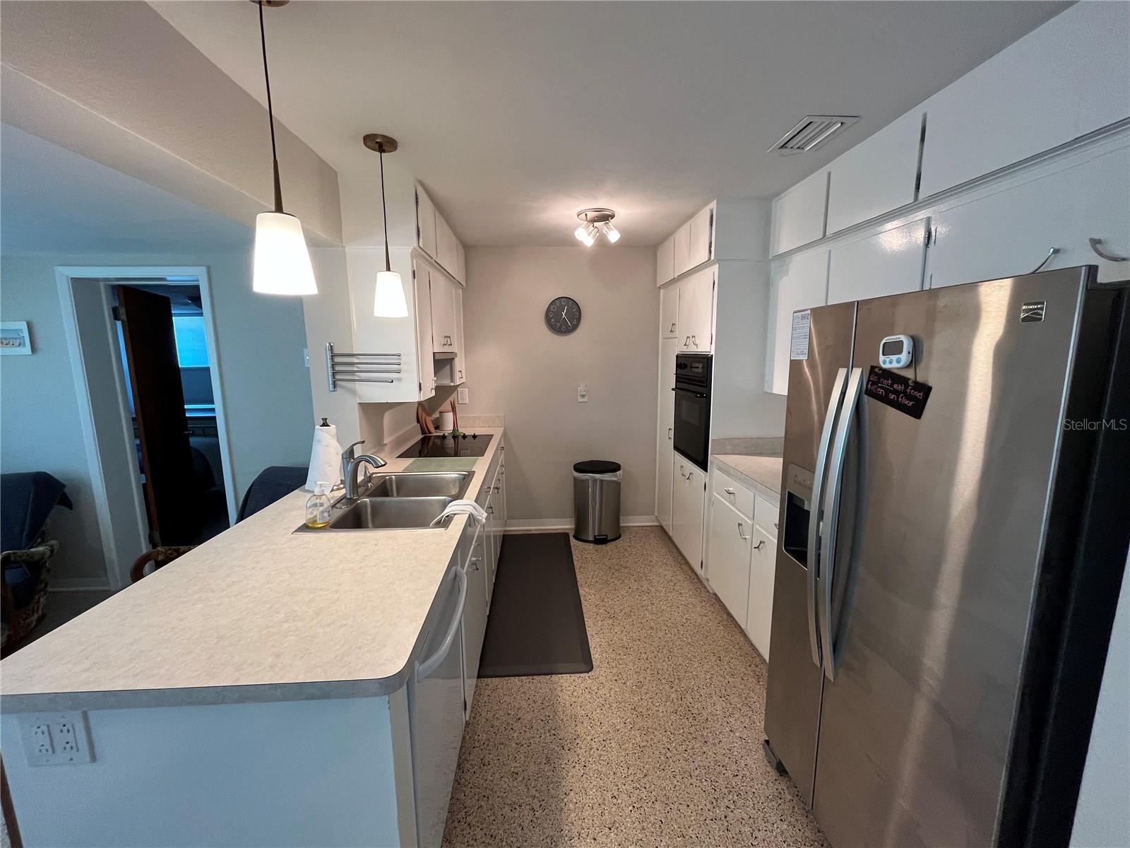 Image 10 of 32 For 371 Granada Street