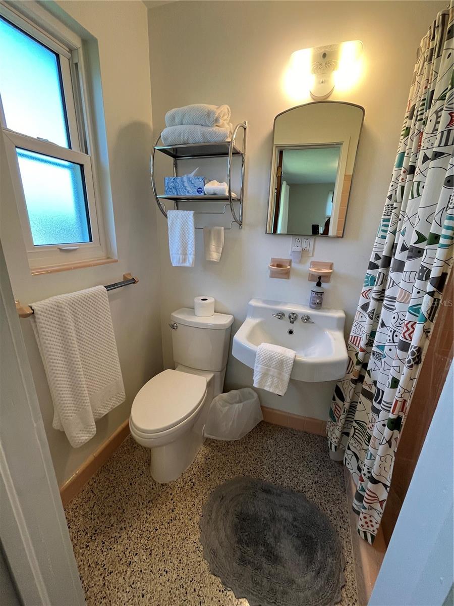 Image 24 of 32 For 371 Granada Street