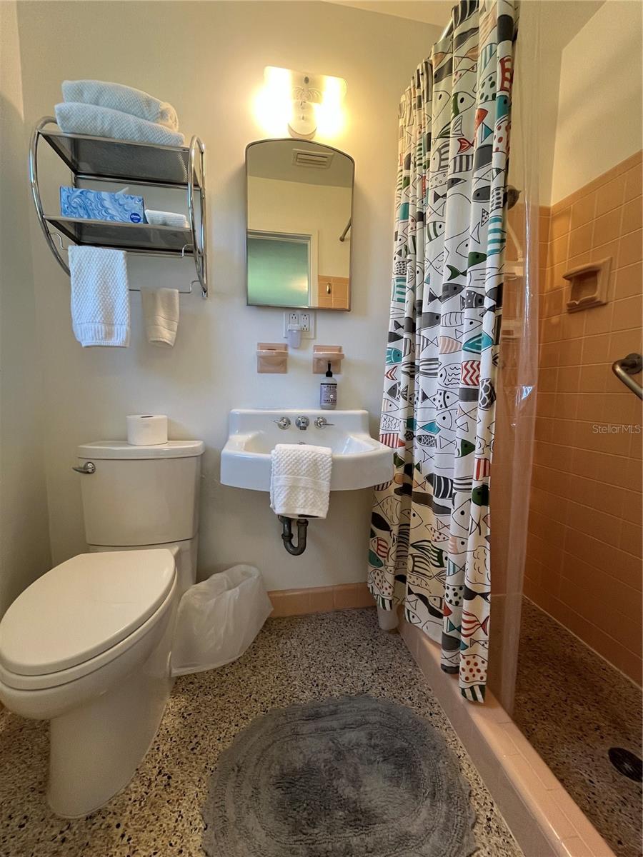 Image 25 of 32 For 371 Granada Street