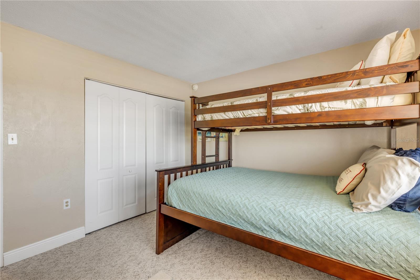 Image 32 of 68 For 4175 Atlantic Avenue 314