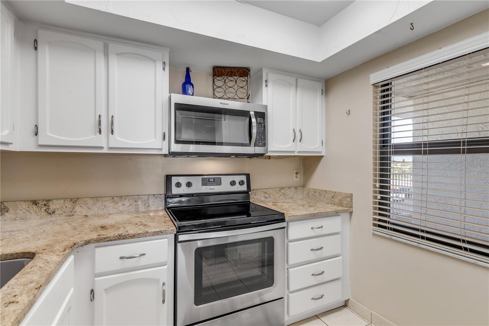 Image 4 of 68 For 4175 Atlantic Avenue 314