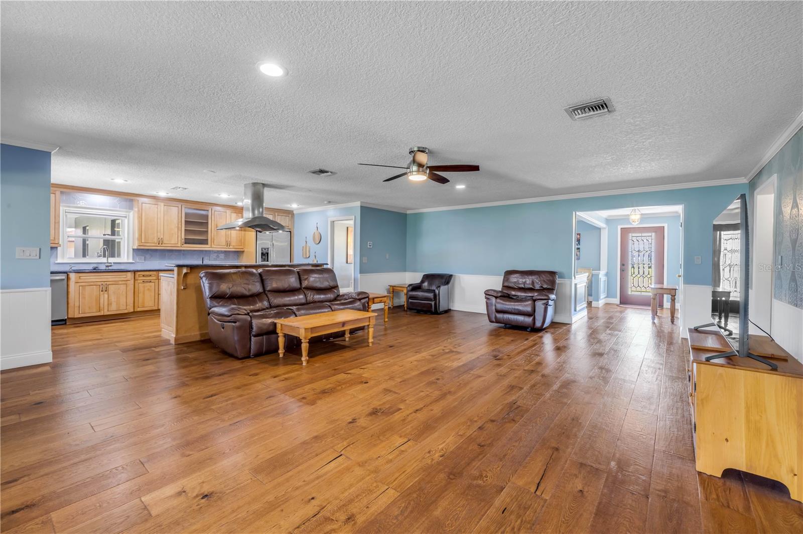 Image 16 of 76 For 317 Oak Hill Drive