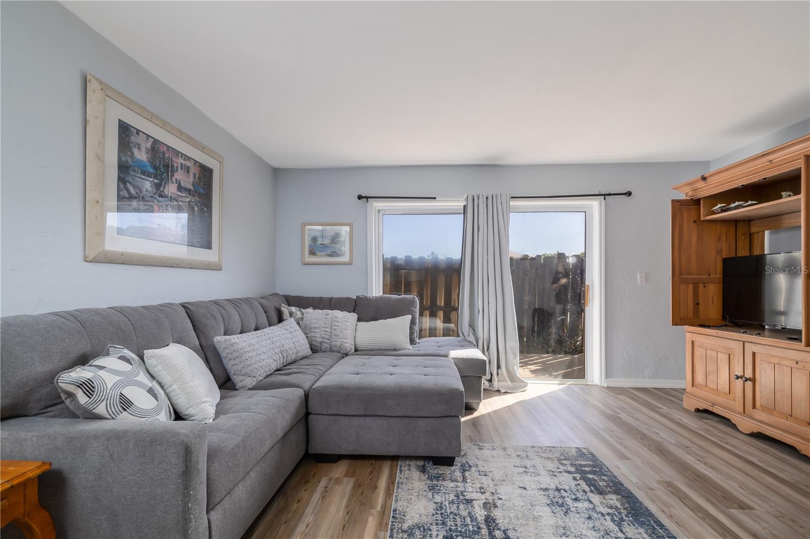 Image 6 of 22 For 4786 Atlantic Avenue 4b