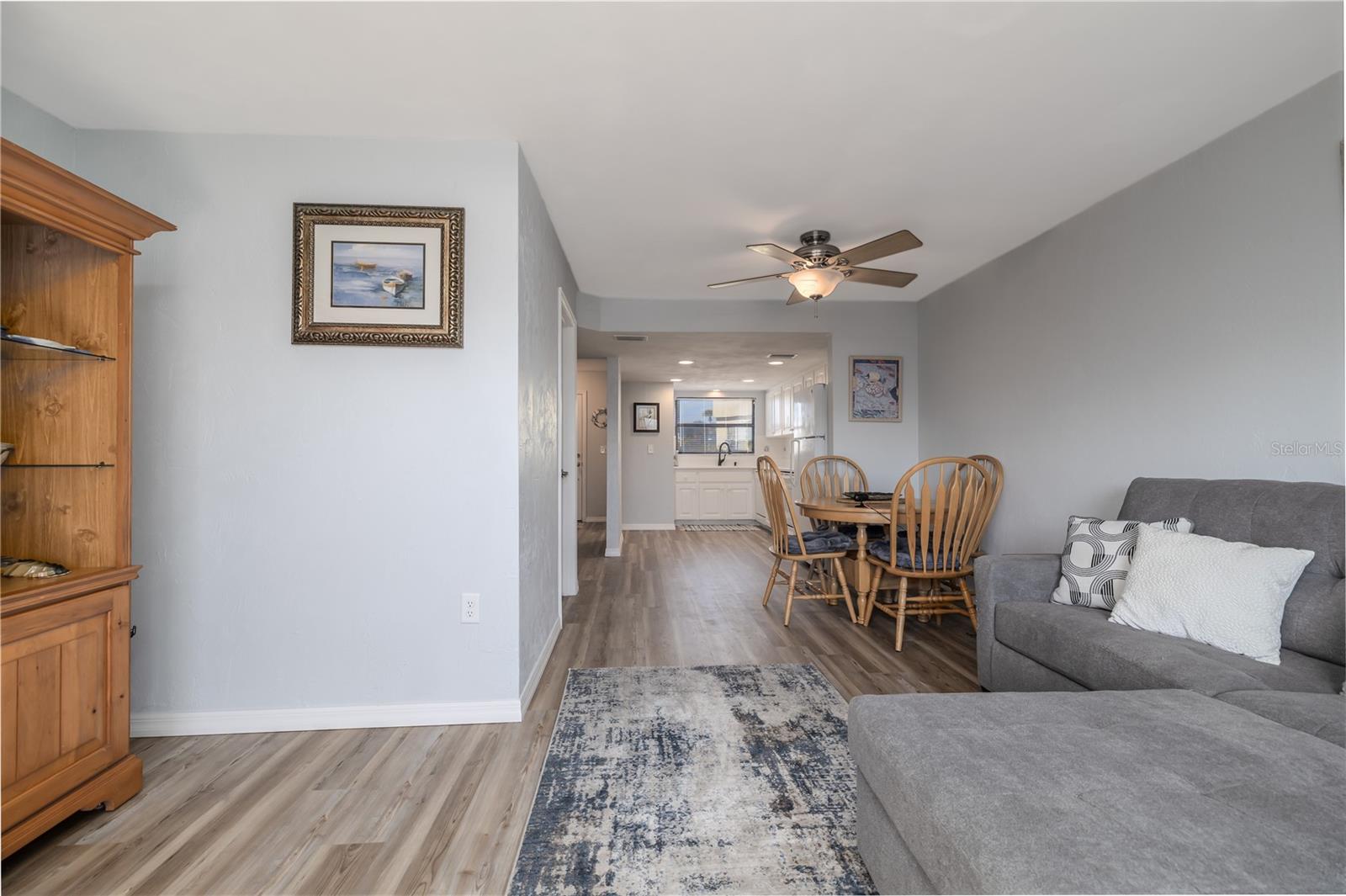 Image 7 of 22 For 4786 Atlantic Avenue 4b