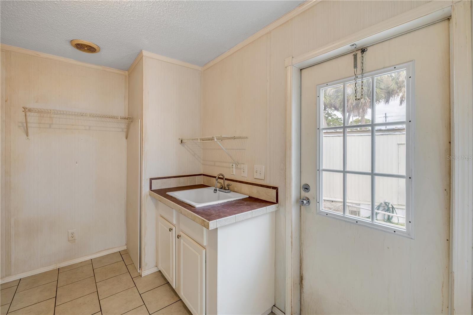 Image 10 of 17 For 5412 Isabelle Avenue