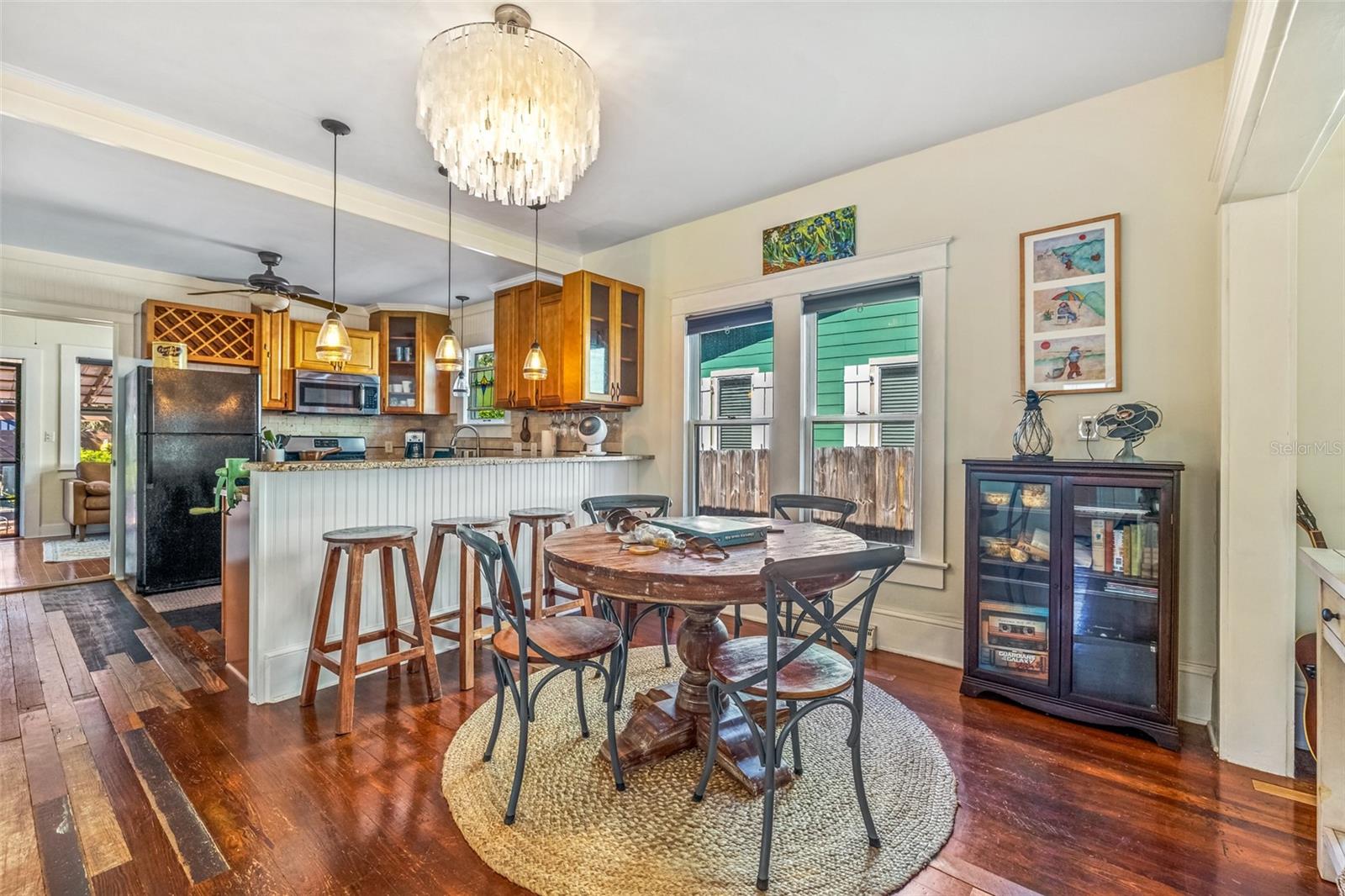 Image 11 of 52 For 306 Orange Street