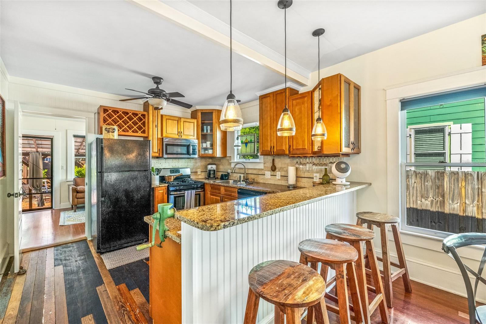 Image 14 of 52 For 306 Orange Street