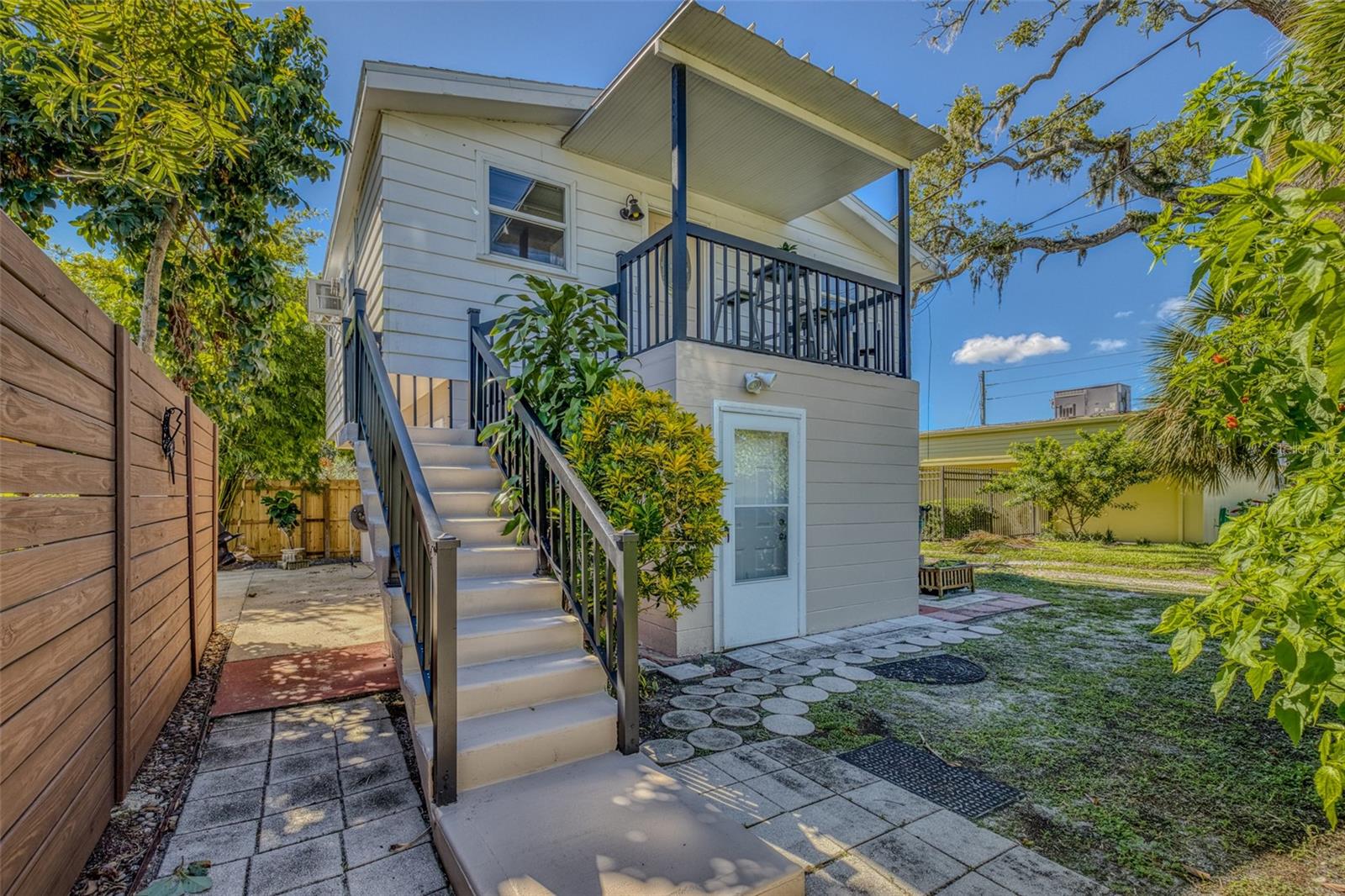 Image 29 of 52 For 306 Orange Street