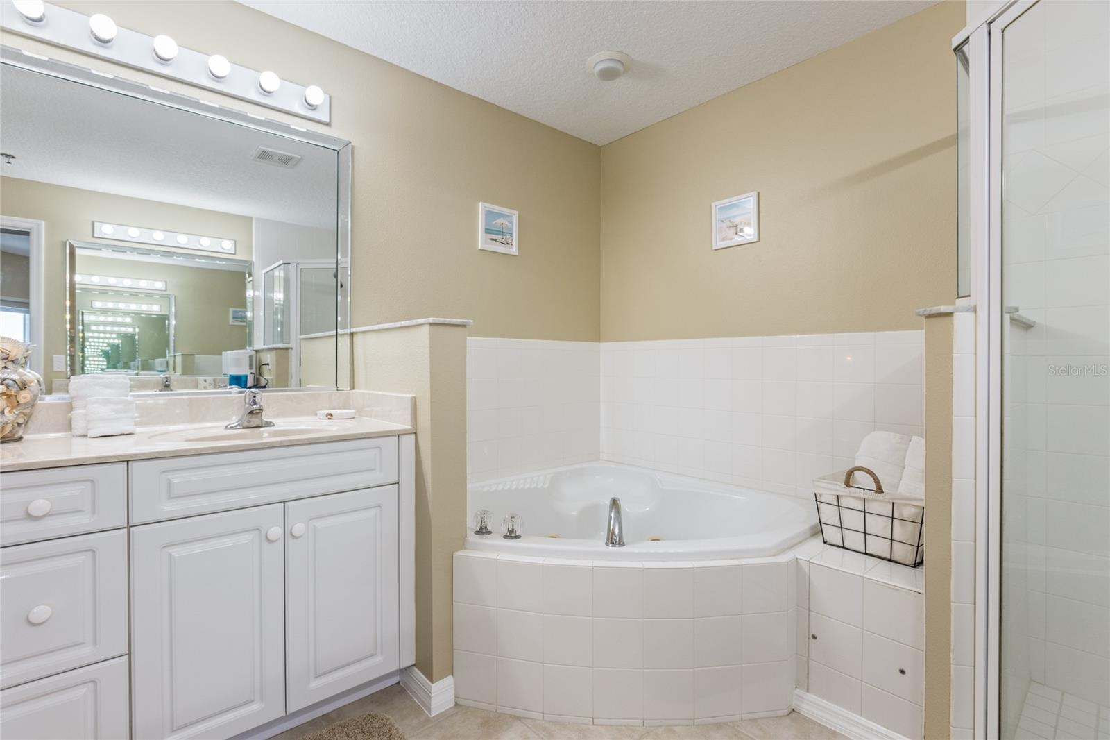 Image 34 of 53 For 5300 Atlantic Avenue 9-505