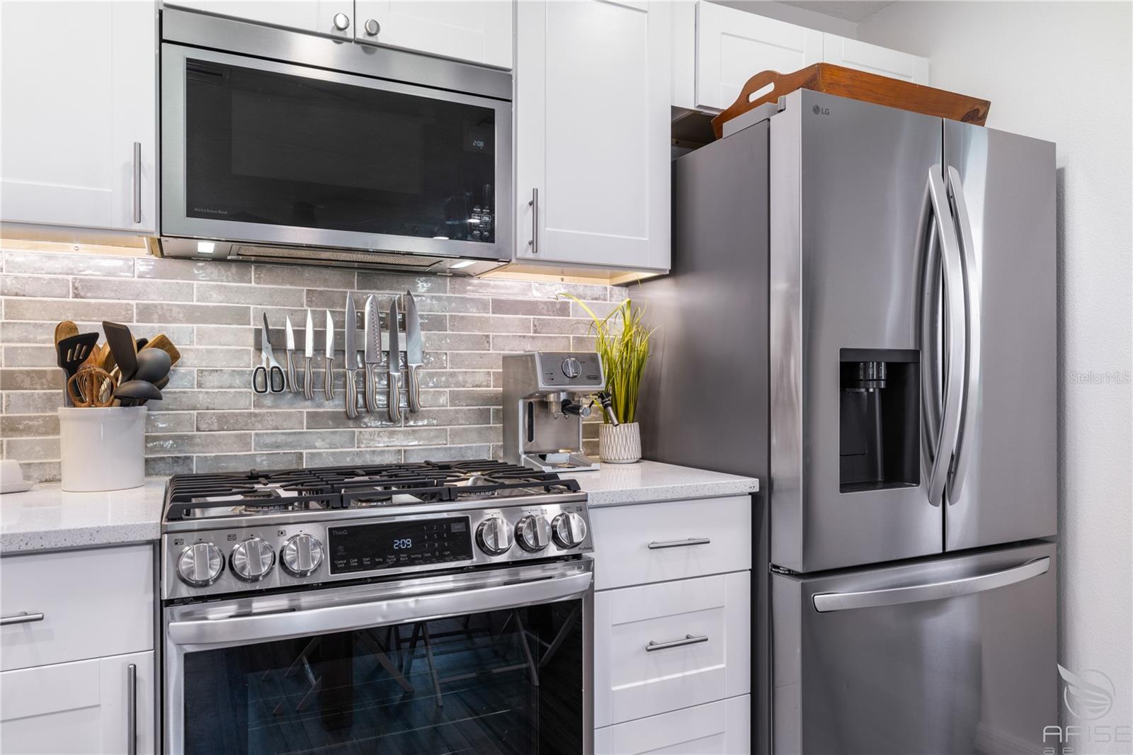 Image 14 of 75 For 4640 Saxon Drive