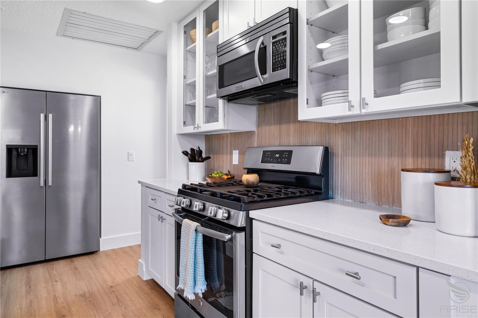 Image 16 of 75 For 4640 Saxon Drive