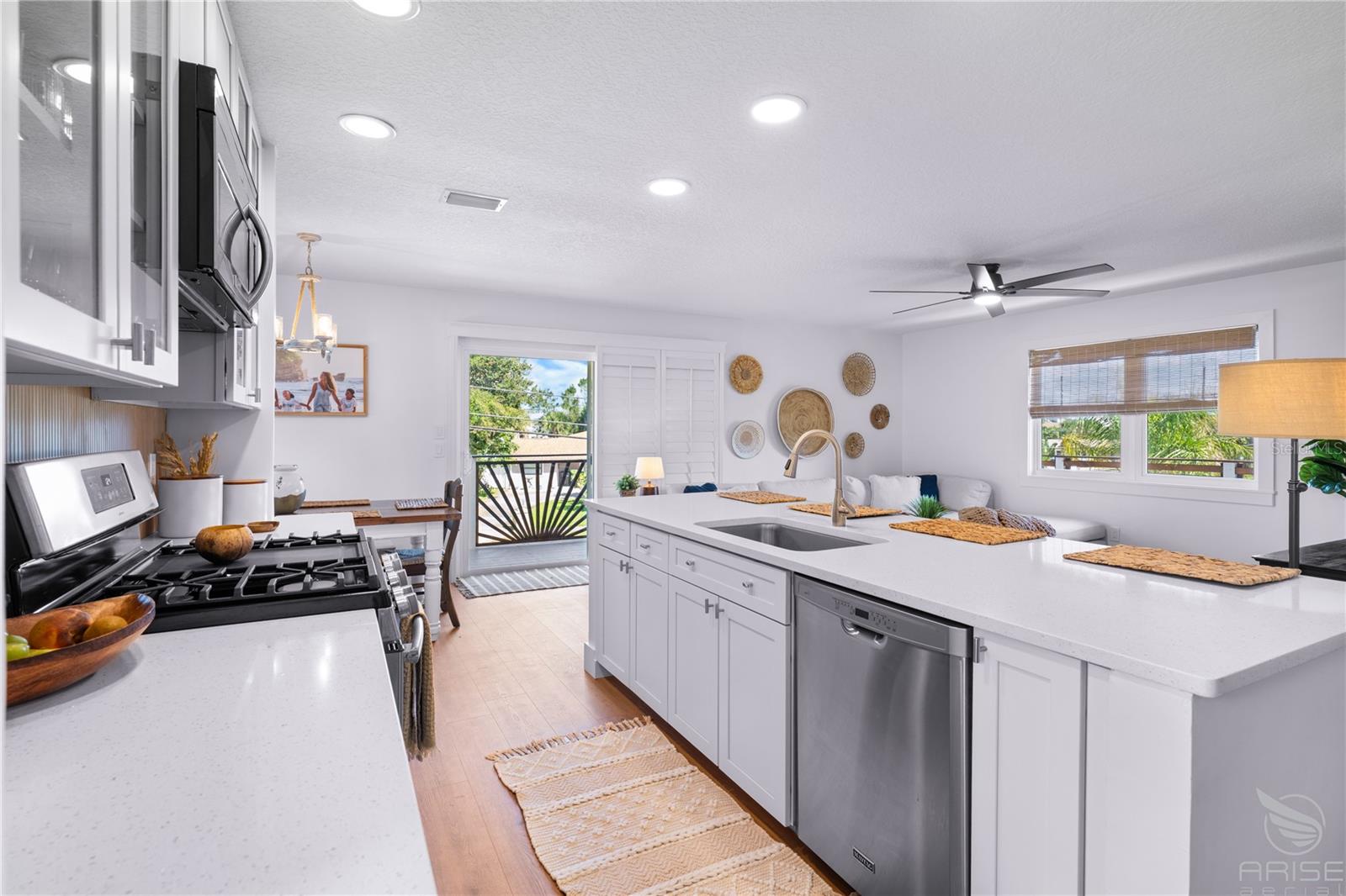 Image 18 of 75 For 4640 Saxon Drive