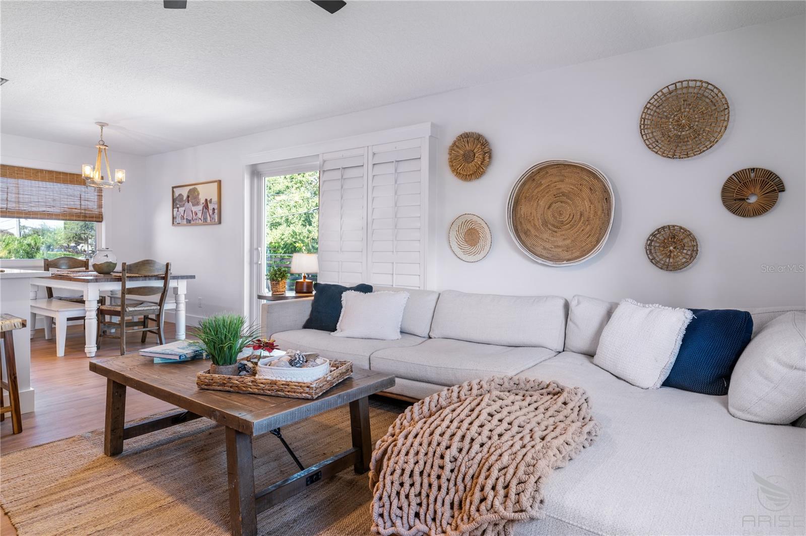 Image 25 of 75 For 4640 Saxon Drive