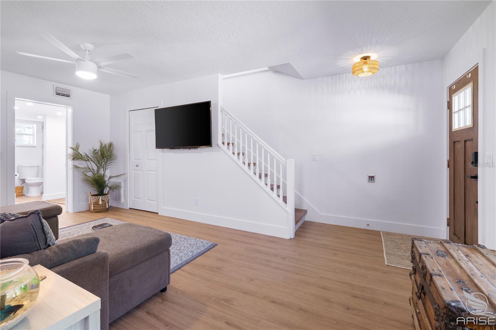 Image 33 of 75 For 4640 Saxon Drive