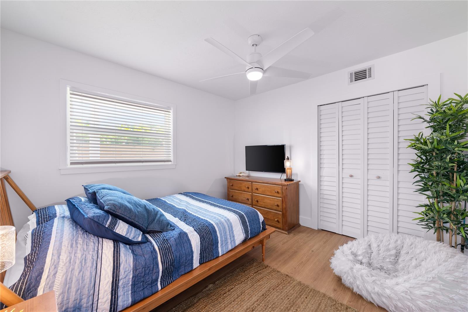 Image 36 of 75 For 4640 Saxon Drive