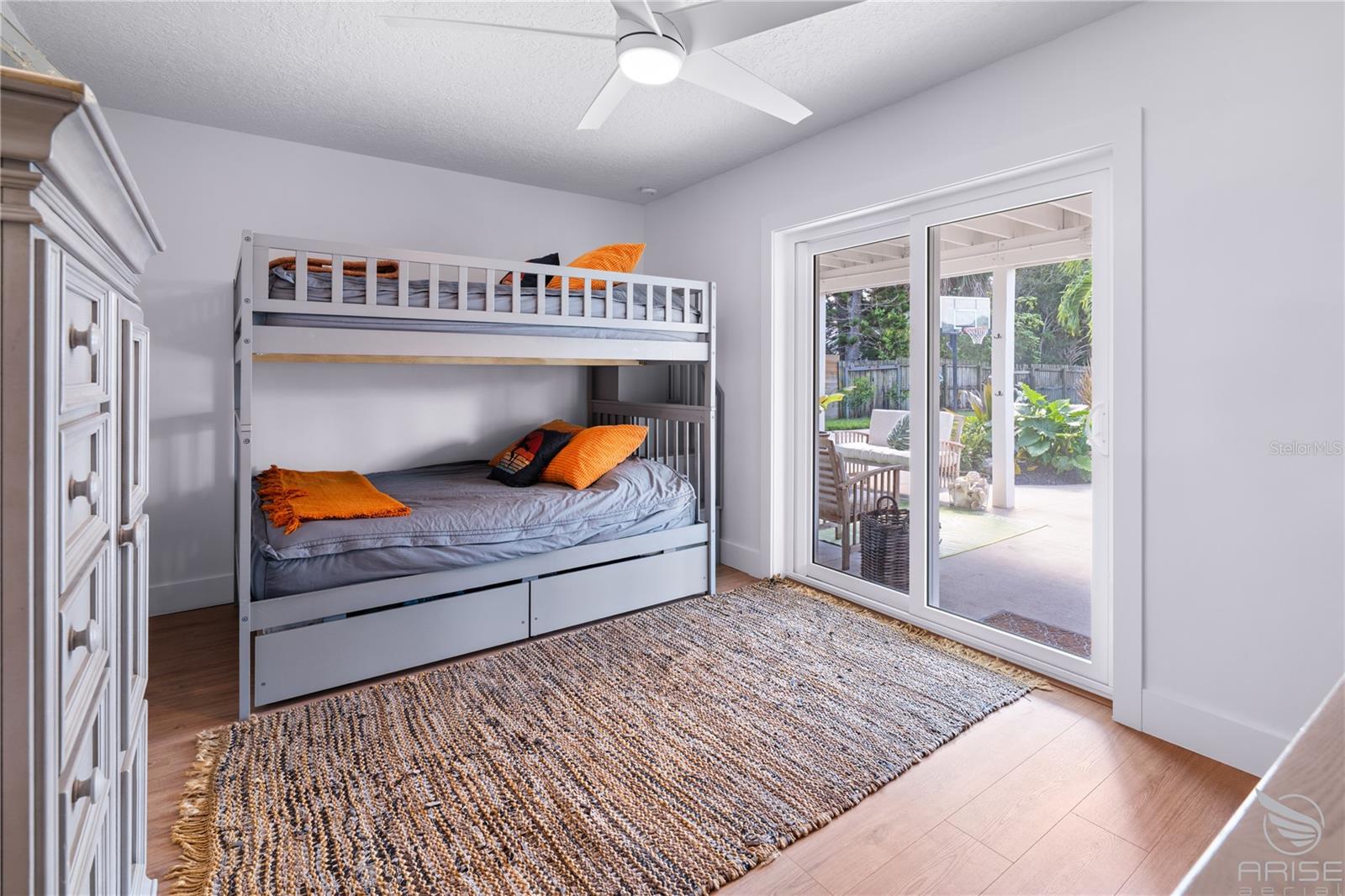 Image 38 of 75 For 4640 Saxon Drive