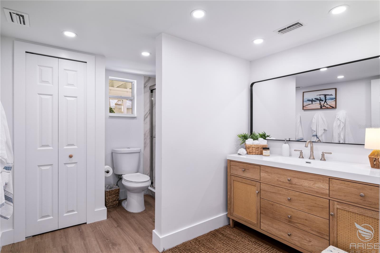 Image 39 of 75 For 4640 Saxon Drive