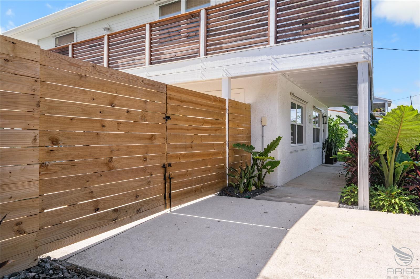 Image 51 of 75 For 4640 Saxon Drive