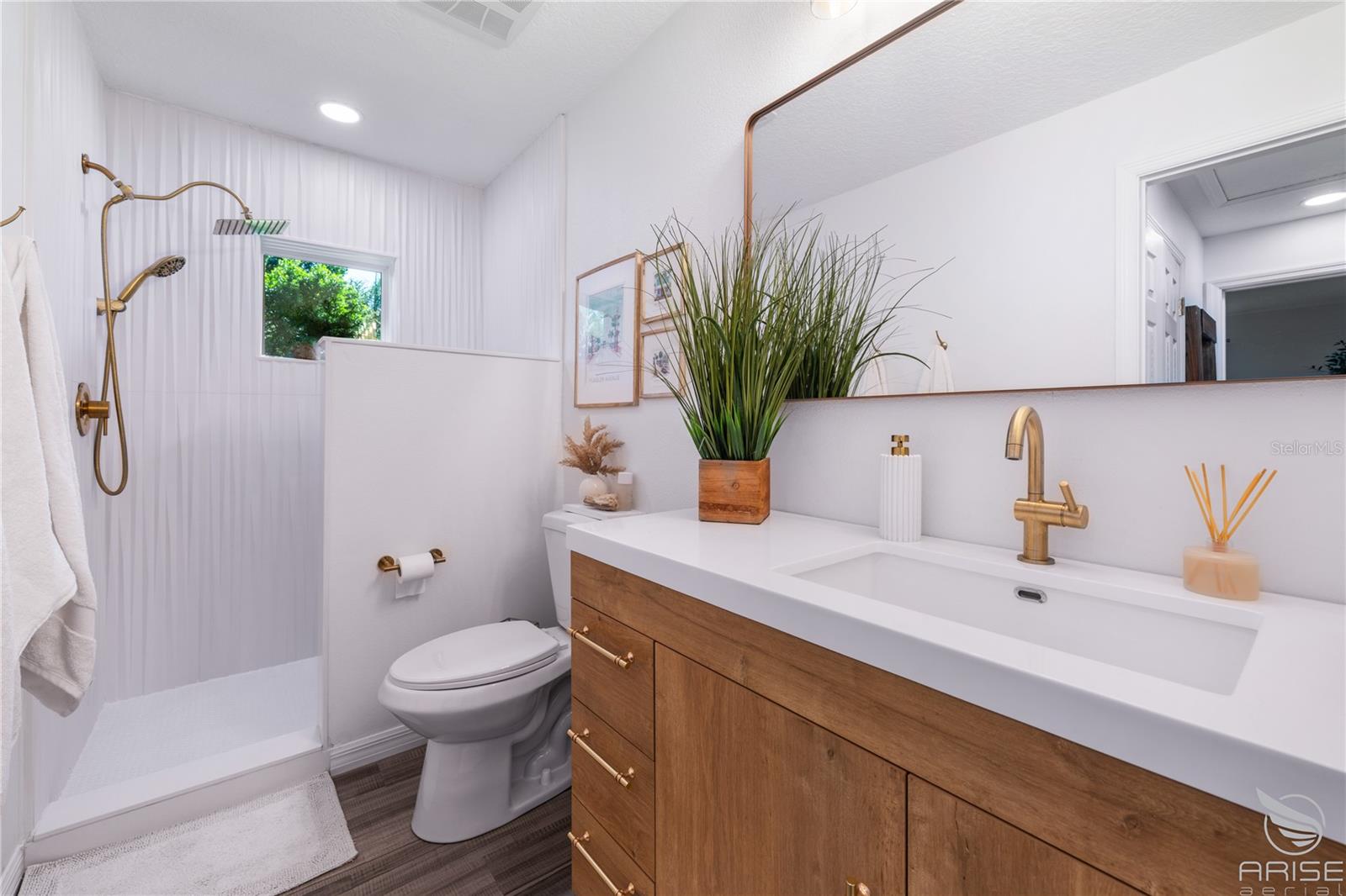 Image 68 of 75 For 4640 Saxon Drive