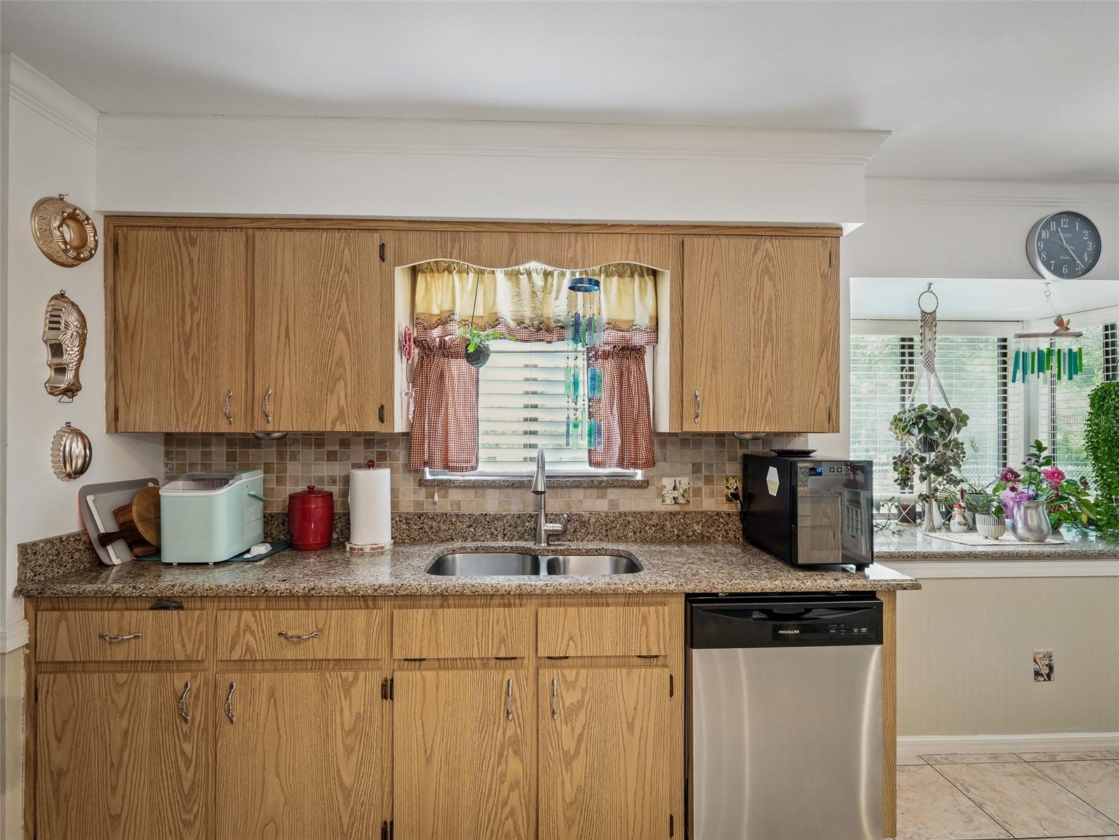 Image 18 of 81 For 1370 Jane Lacey Lane