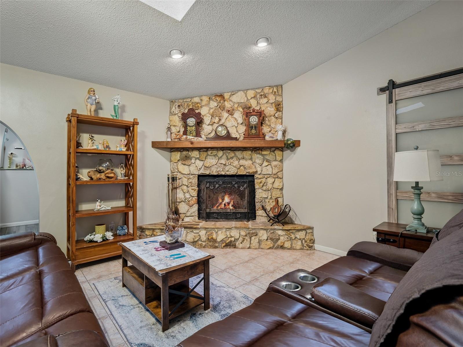 Image 20 of 81 For 1370 Jane Lacey Lane