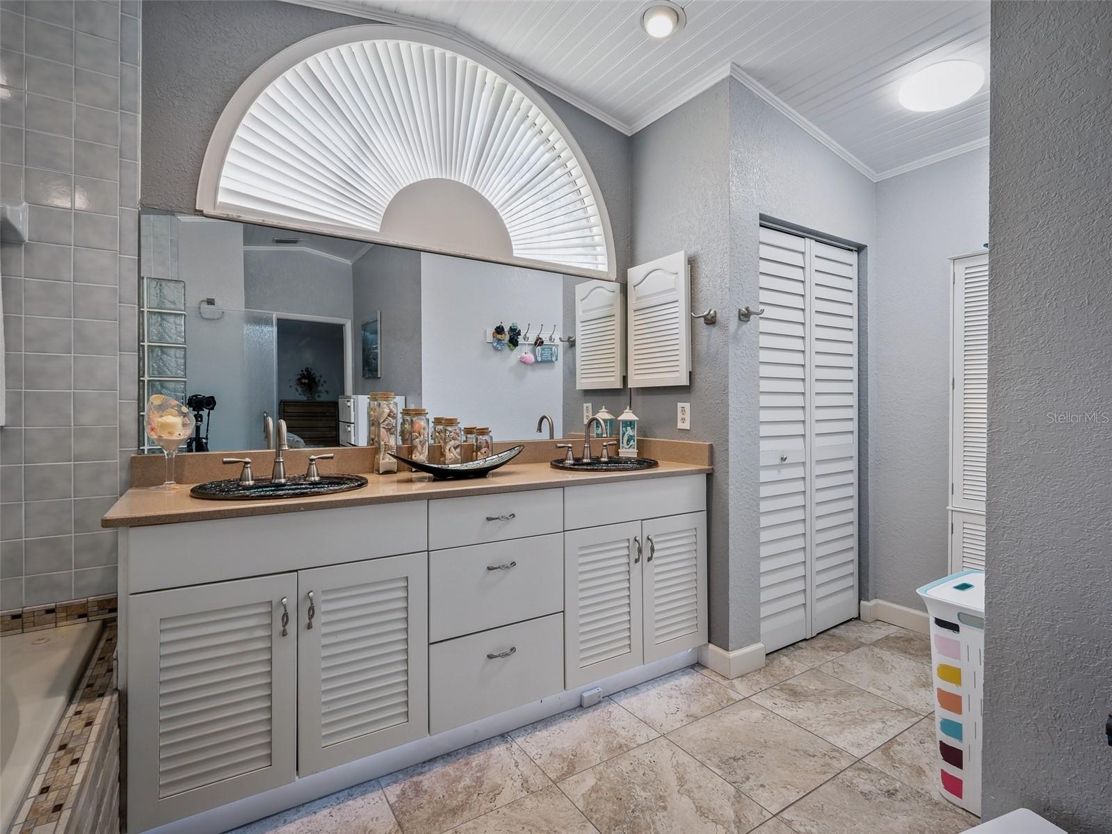 Image 25 of 81 For 1370 Jane Lacey Lane