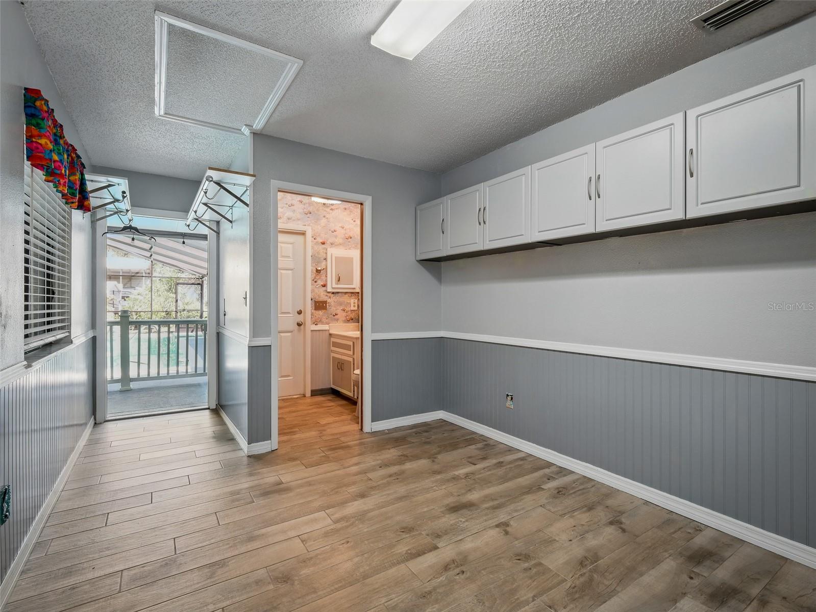 Image 37 of 81 For 1370 Jane Lacey Lane