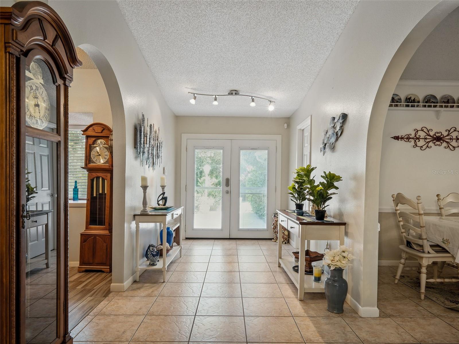 Image 6 of 81 For 1370 Jane Lacey Lane