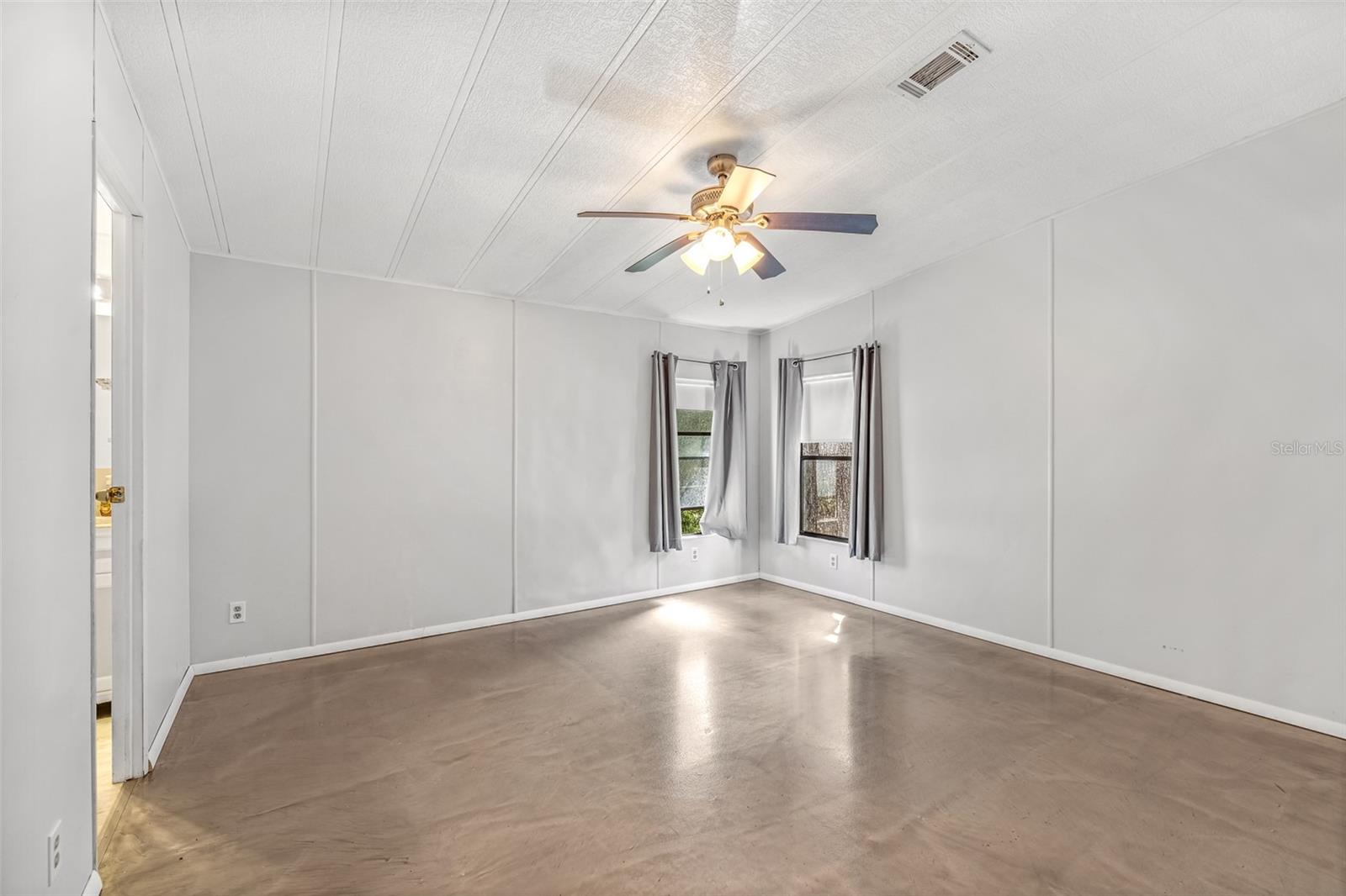 Image 11 of 25 For 2201 Ridgewood Avenue 21