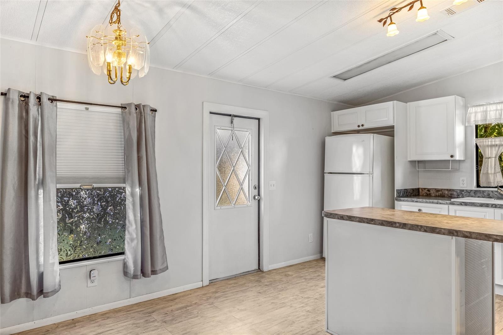 Image 2 of 25 For 2201 Ridgewood Avenue 21