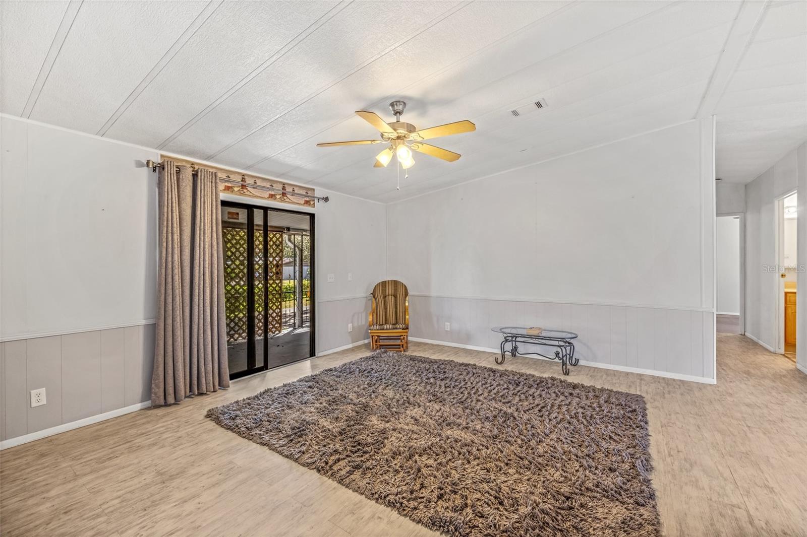 Image 7 of 25 For 2201 Ridgewood Avenue 21