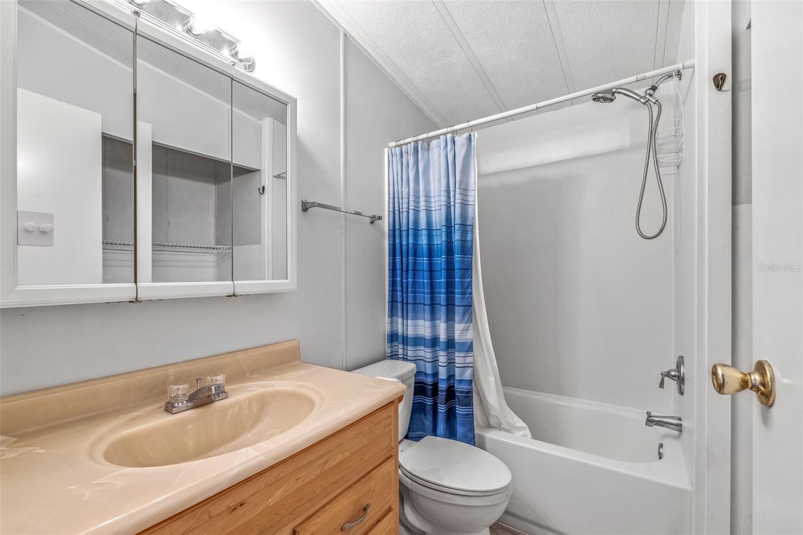 Image 9 of 25 For 2201 Ridgewood Avenue 21