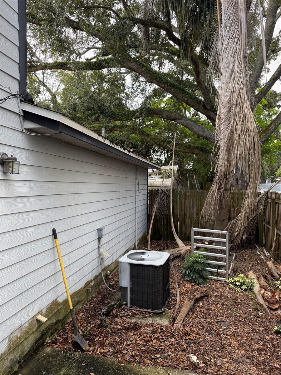 Image 6 of 7 For 1008 Hunter Avenue