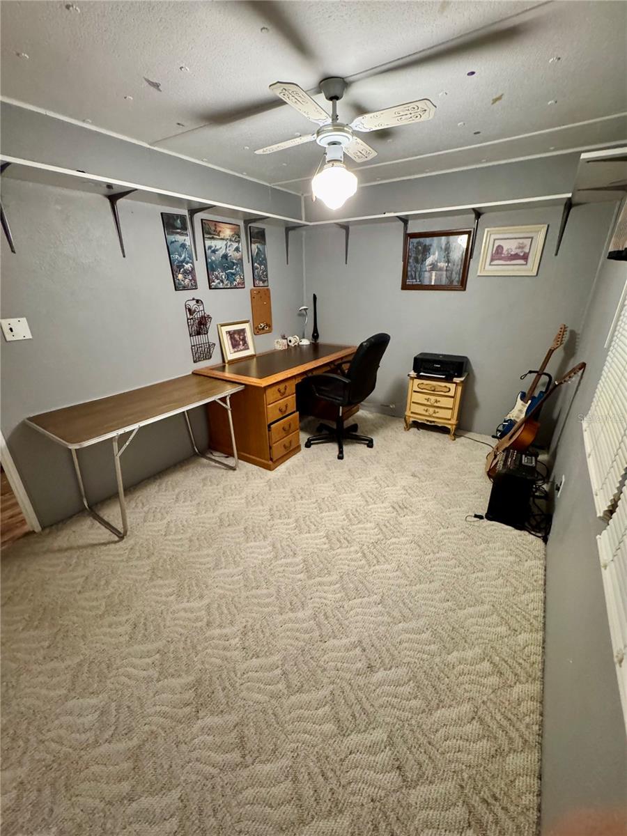 Image 11 of 19 For 135 Oak Street