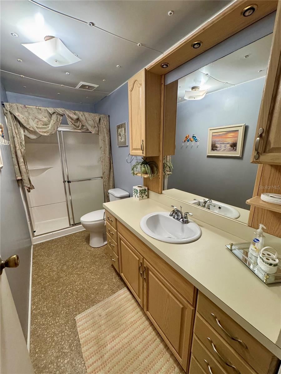 Image 12 of 19 For 135 Oak Street