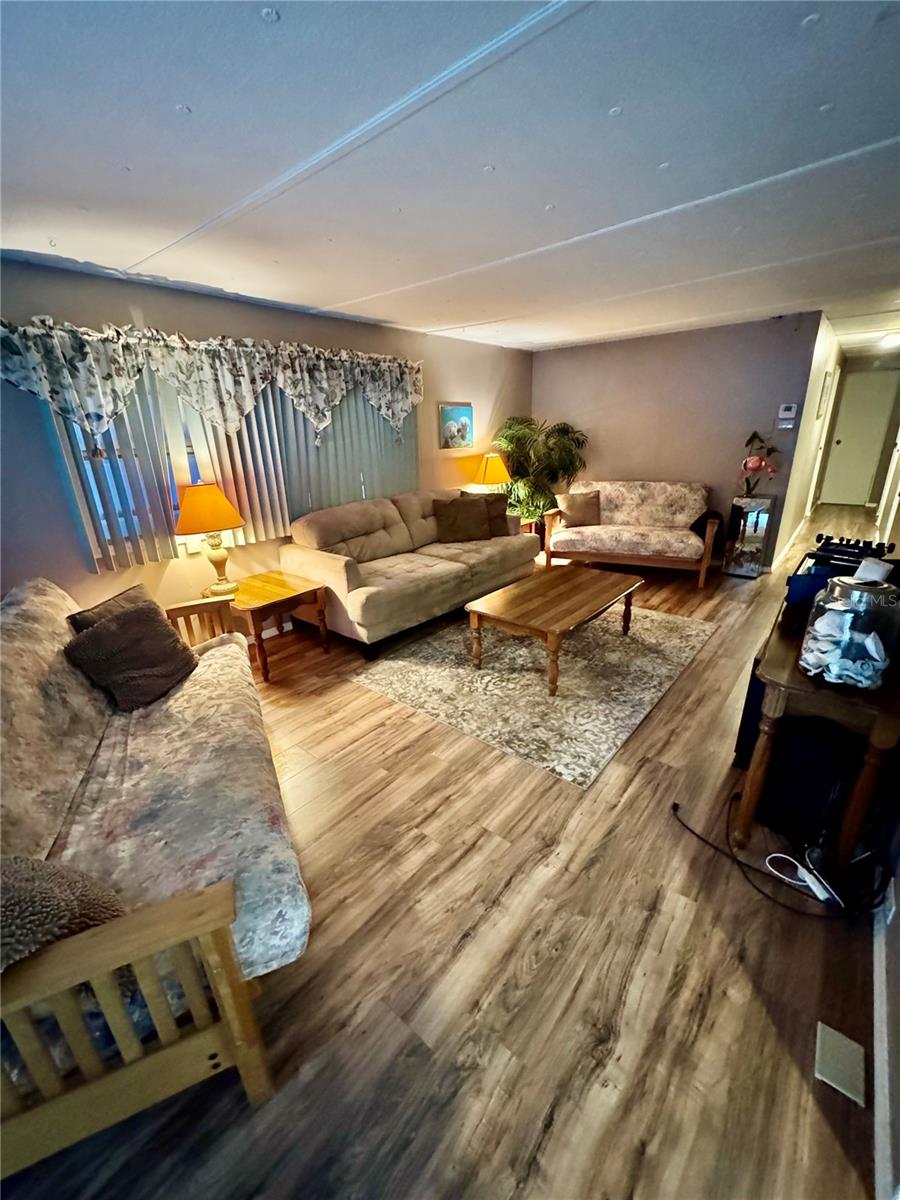 Image 6 of 19 For 135 Oak Street