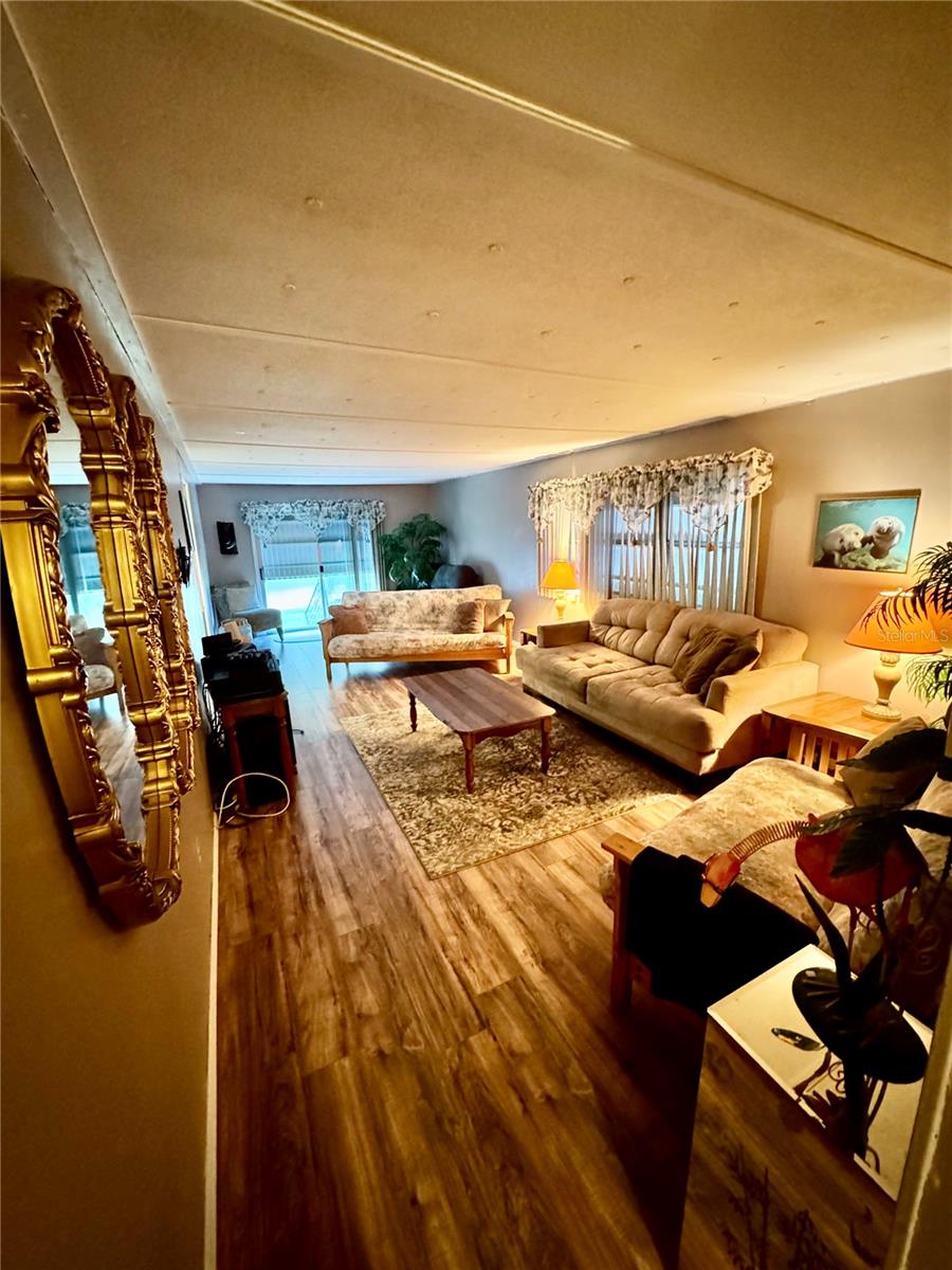 Image 7 of 19 For 135 Oak Street