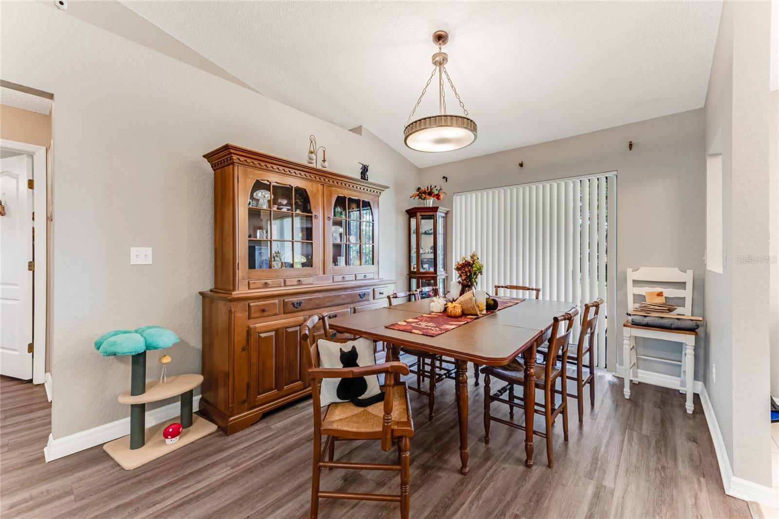 Image 6 of 30 For 3303 Yule Tree Drive