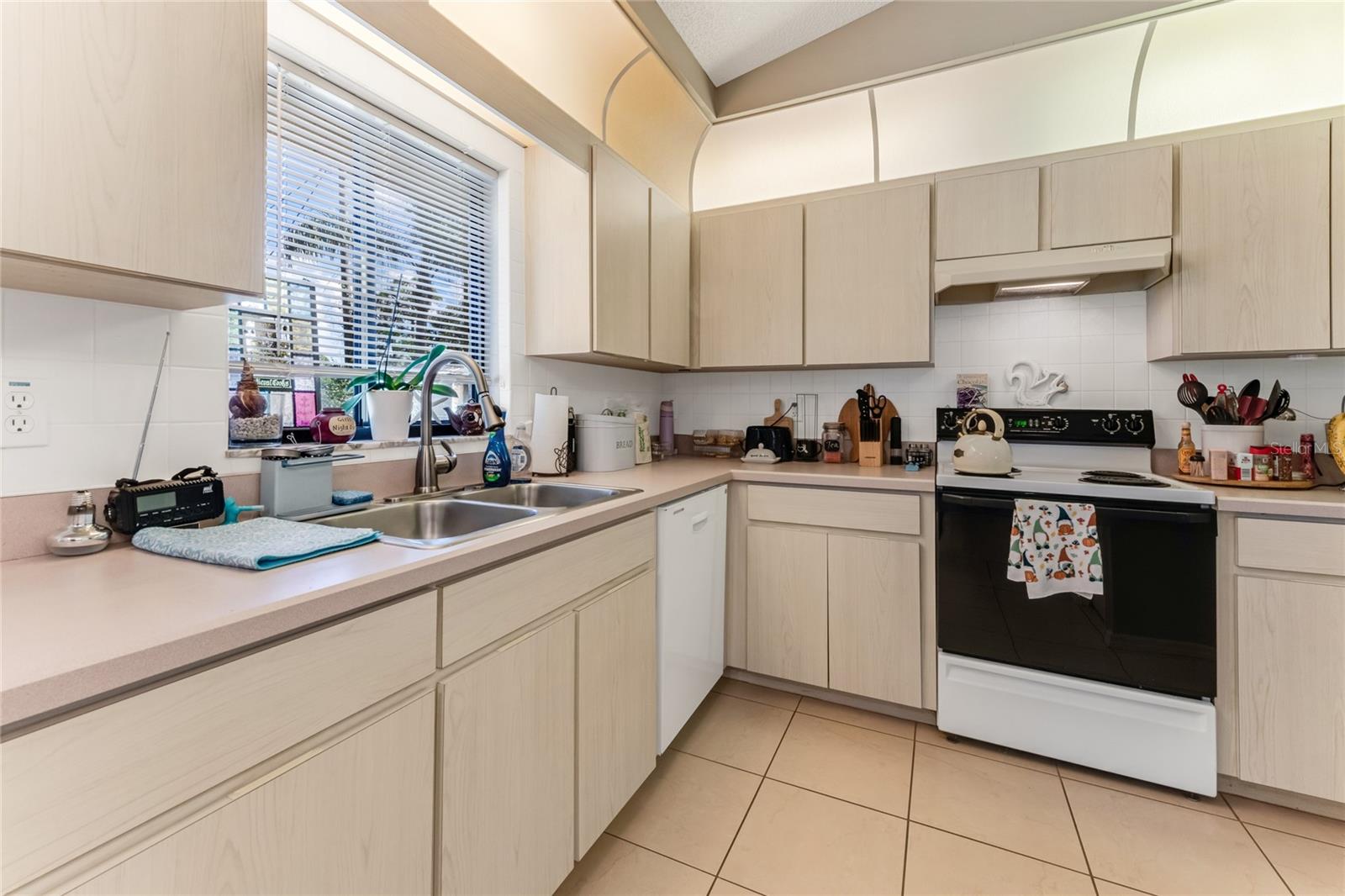 Image 9 of 30 For 3303 Yule Tree Drive