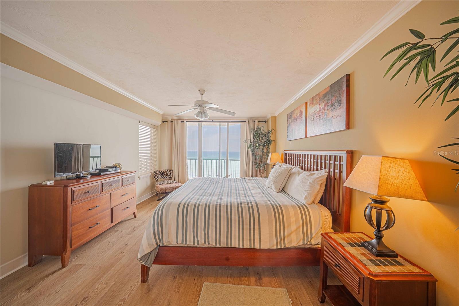 Image 14 of 51 For 3315 Atlantic Avenue 1707