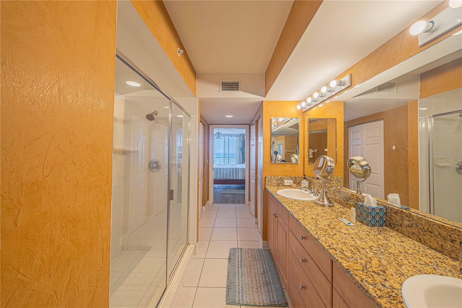 Image 16 of 51 For 3315 Atlantic Avenue 1707