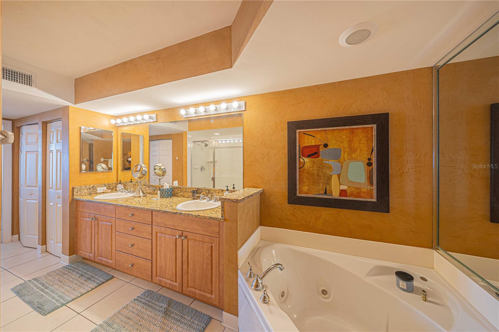 Image 18 of 51 For 3315 Atlantic Avenue 1707