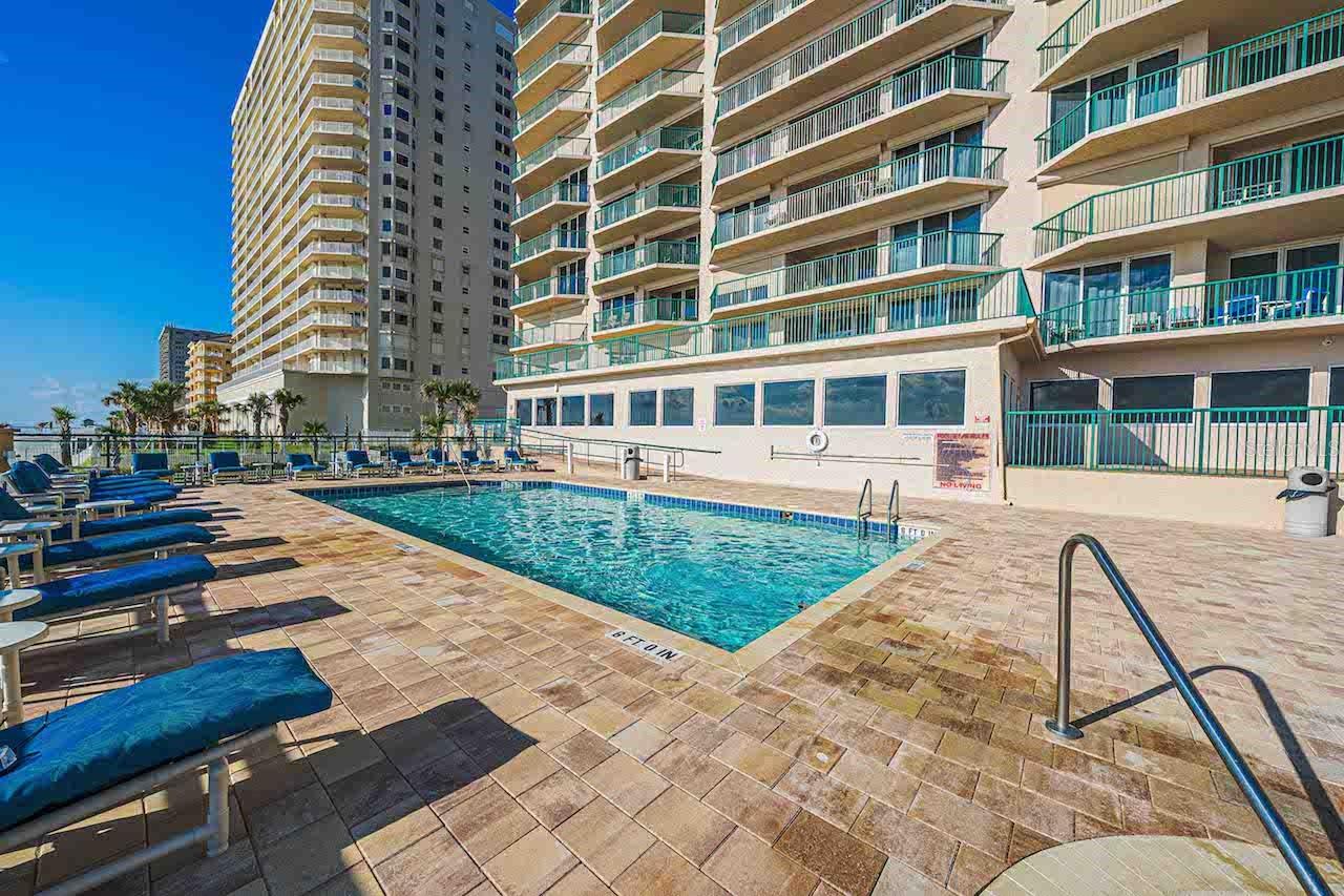 Image 27 of 51 For 3315 Atlantic Avenue 1707