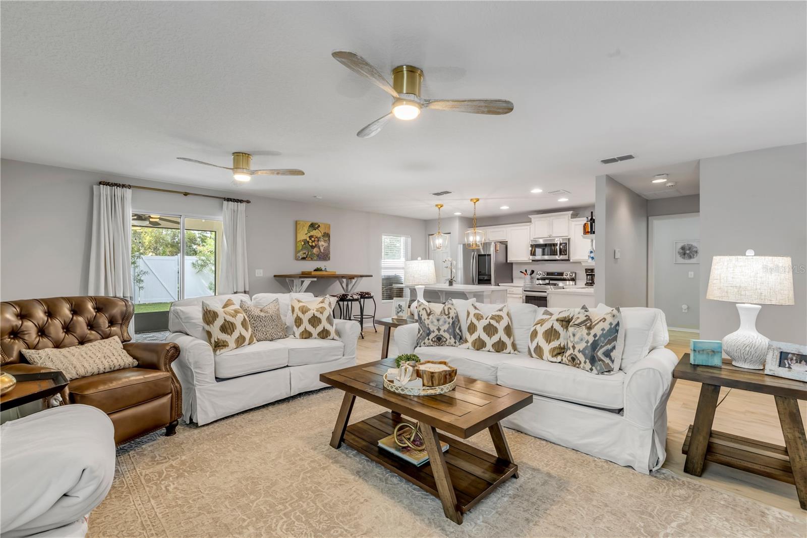 Image 10 of 39 For 550 Aeolian Drive